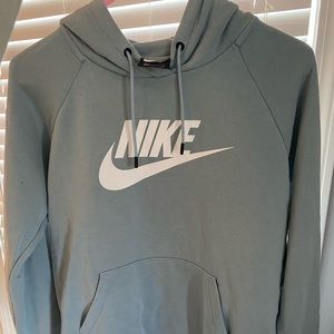 Women’s Nike Sweatshirt